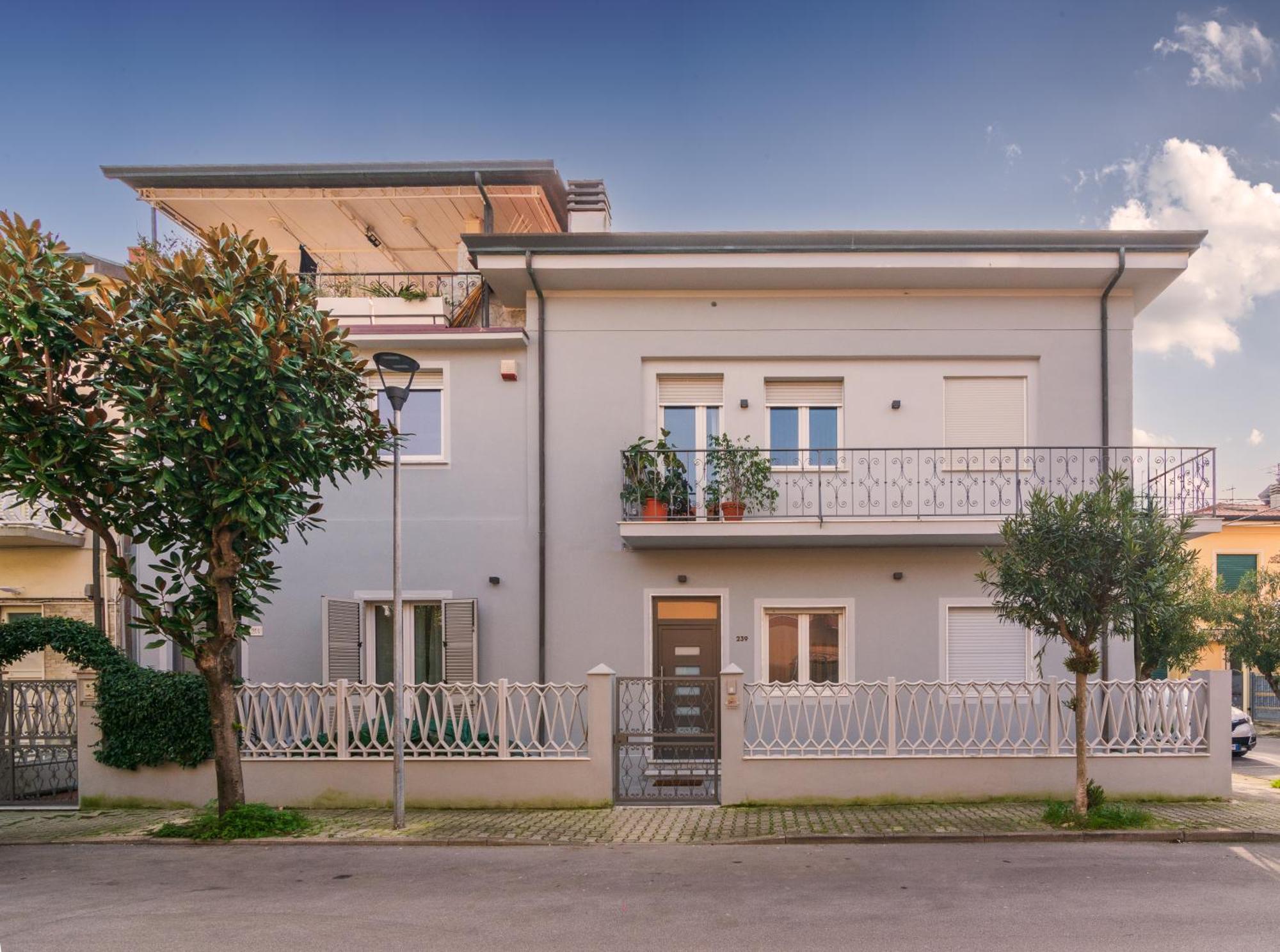 Casa Vacanze Da Antonio Ristrutturata Luglio 2023 Viareggio Exterior foto
